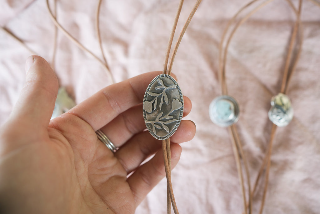 Arctic Poppy Bolo.
