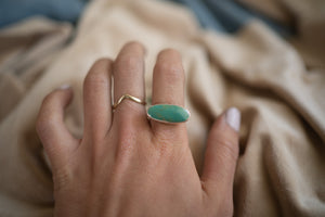 East + West Ring. Size 8.5