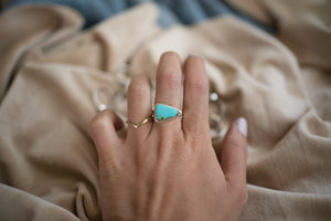 East + West Ring. Size 7.5