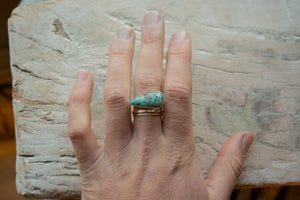East + West Ring. Size 8.25